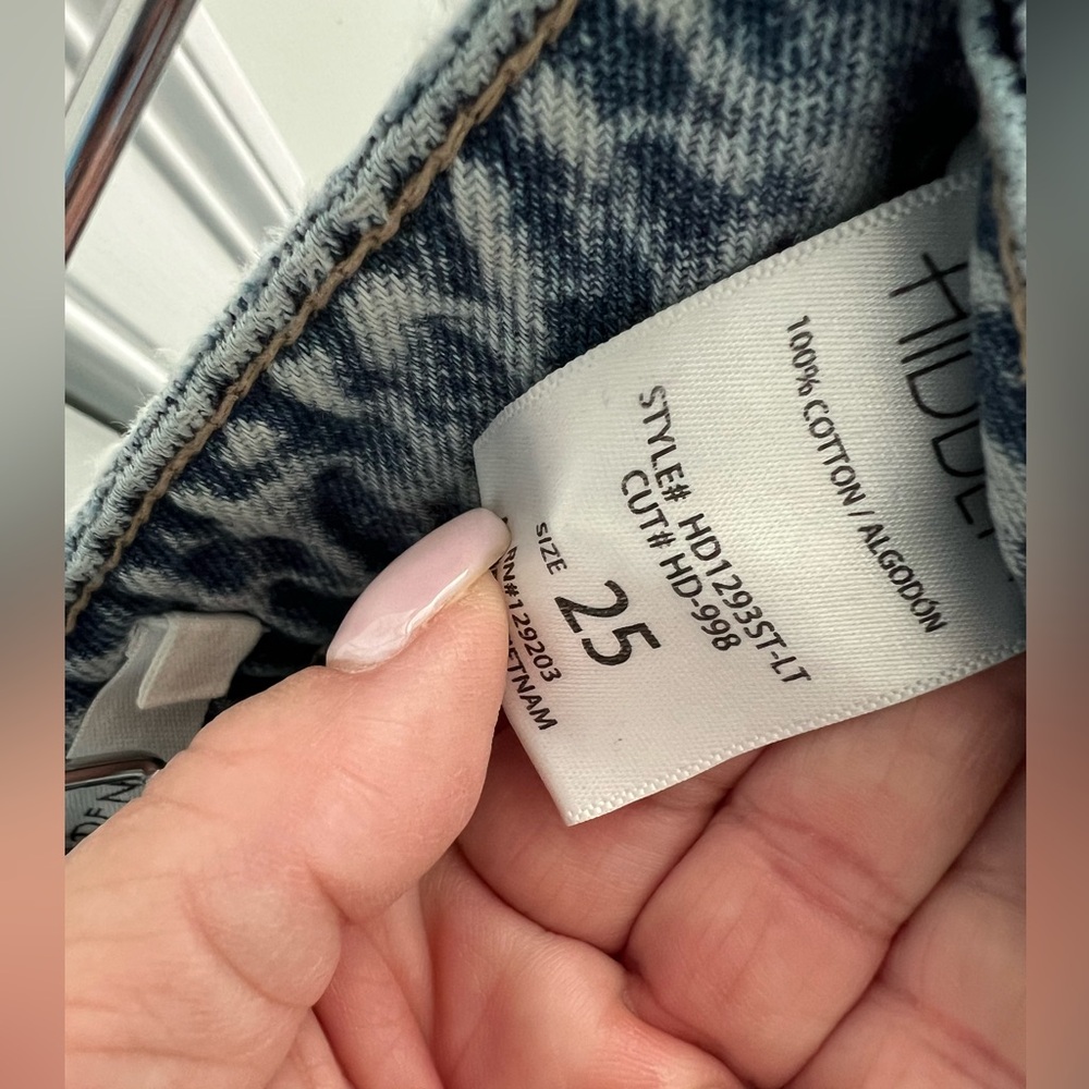 Hidden jeans - Picture 3 of 5